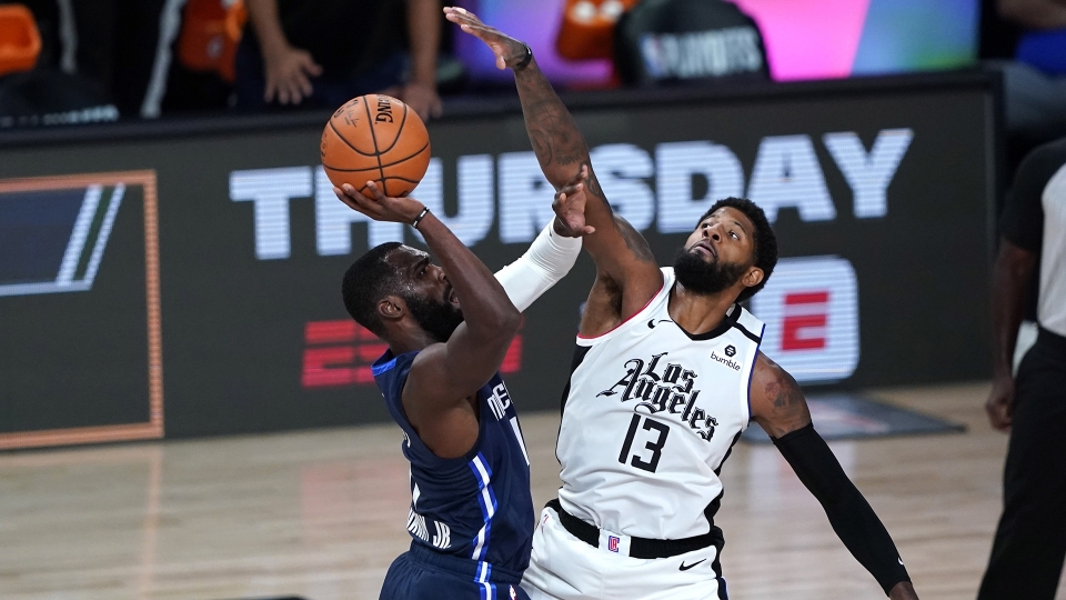 Le foto di Mavericks-Clippers 135-133