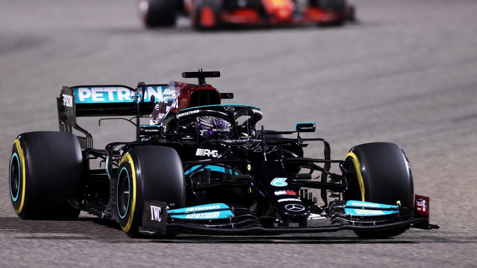 Lewis Hamilton in azione durante il Gp del Bahrain Lewis Hamilton