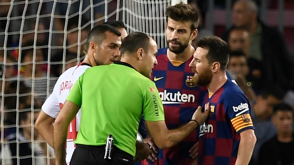 Lionel Messi Mateu Lahoz FC Barcelona v Sevilla FC La Liga 06102019