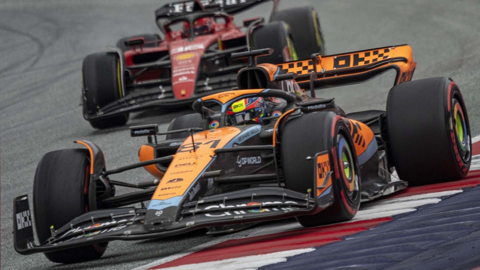 McLaren in sorpasso