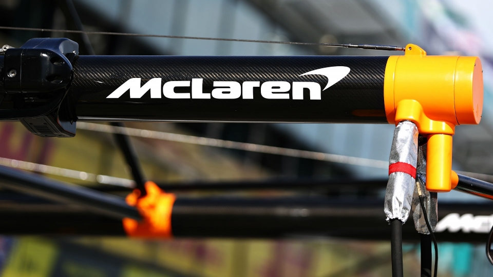 McLaren F1 McLaren_cropped