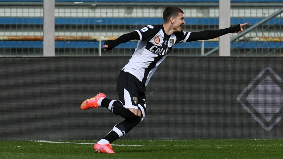 Mihaila celebrating Parma Roma