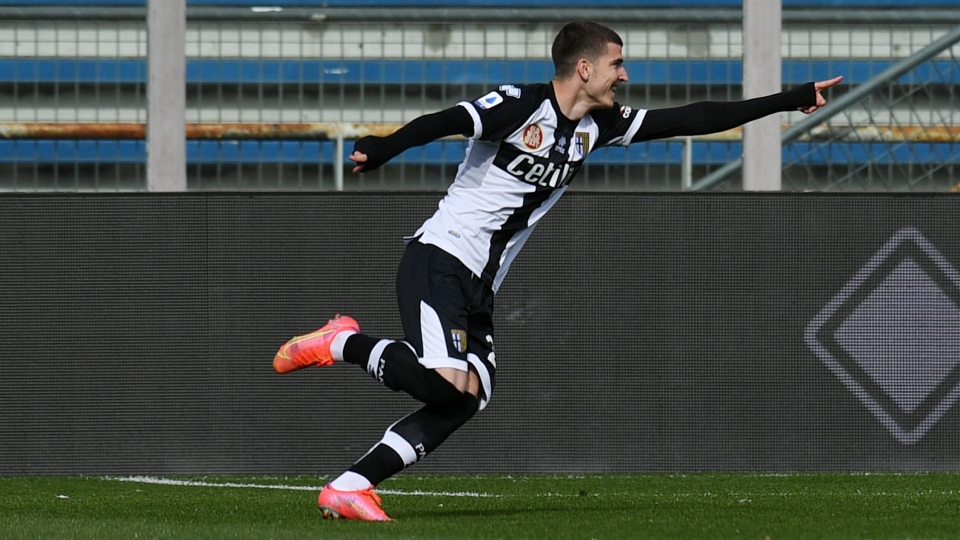 Mihaila celebrating Parma Roma