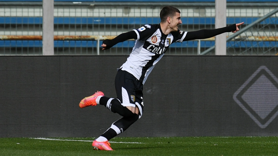 Mihaila celebrating Parma Roma