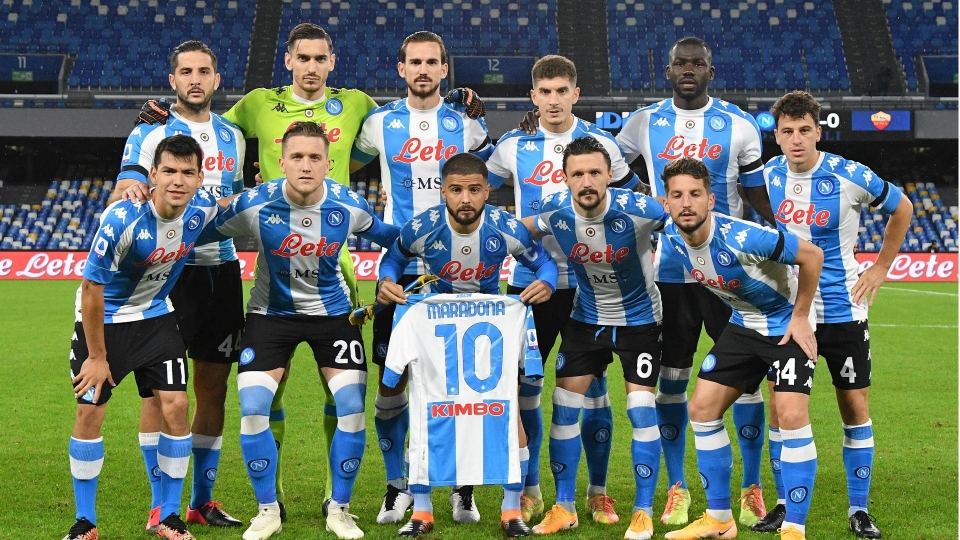 Napoli\ Napoli with Maradona shirt - cropped
