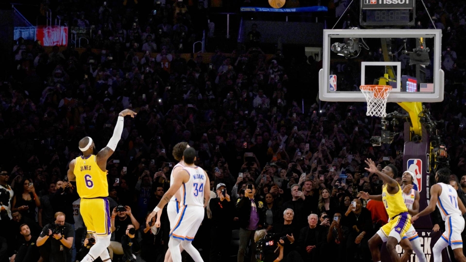 NBA, la notte di LeBron James: è il miglior marcatore di sempre