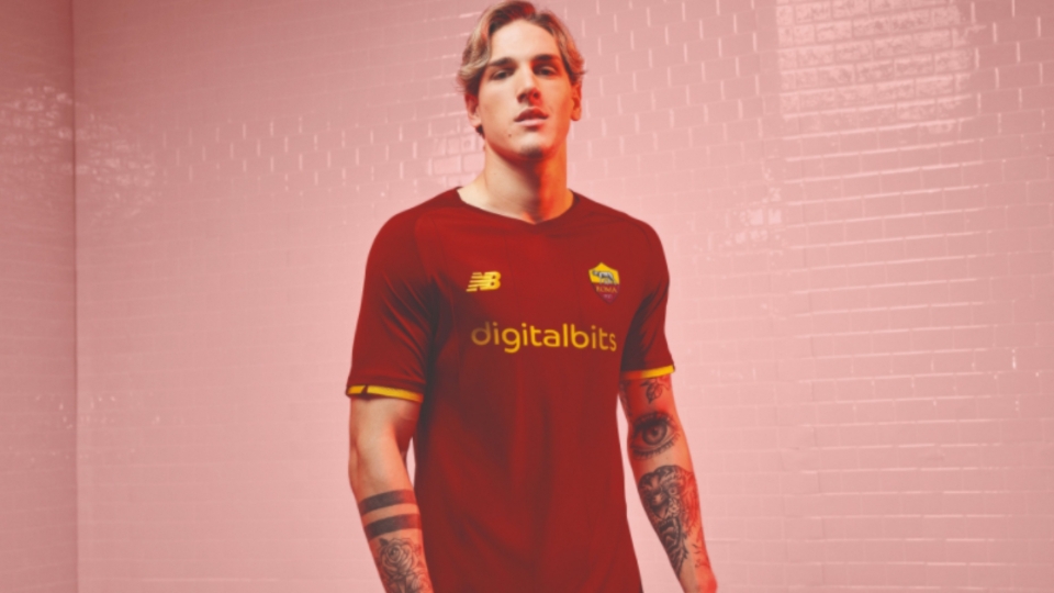 Nuova maglia Roma Zaniolo