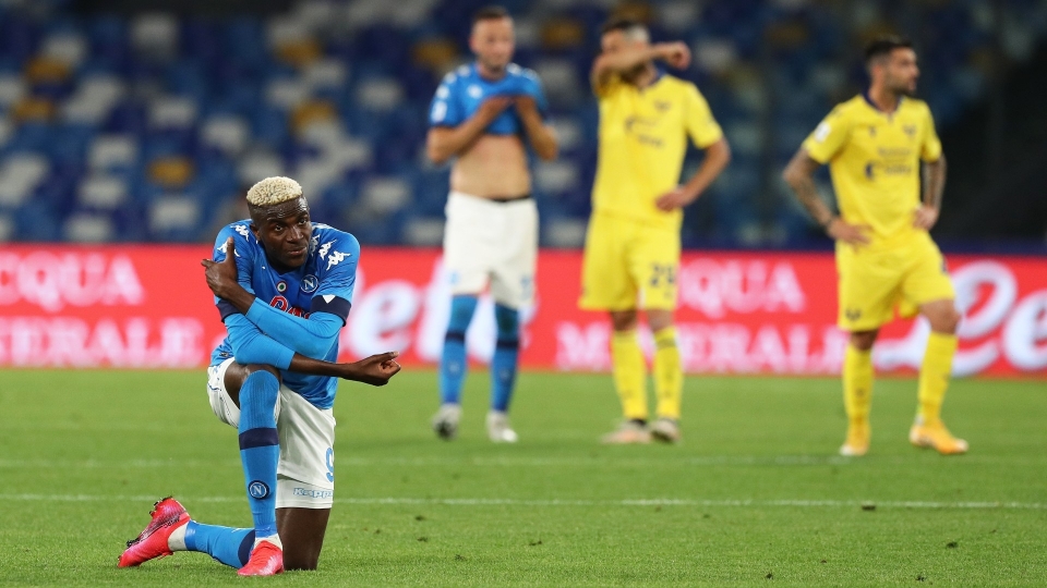 Rimpianto Napoli: decisivi i pareggi con Cagliari e Verona Osimhen Napoli Verona
