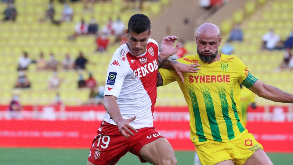 Pietro Pellegri (L) in action for Monaco against Nantes PietroPellegri - cropped