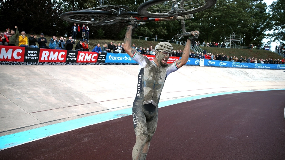 Parigi-Roubaix: le foto del trionfo di Colbrelli
