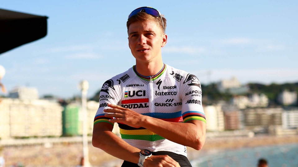 Dopo aver perso la Maglia Arcobaleno su strada, prova a conquistare la Maglia arcobaleno a cronometro Remco Evenepoel