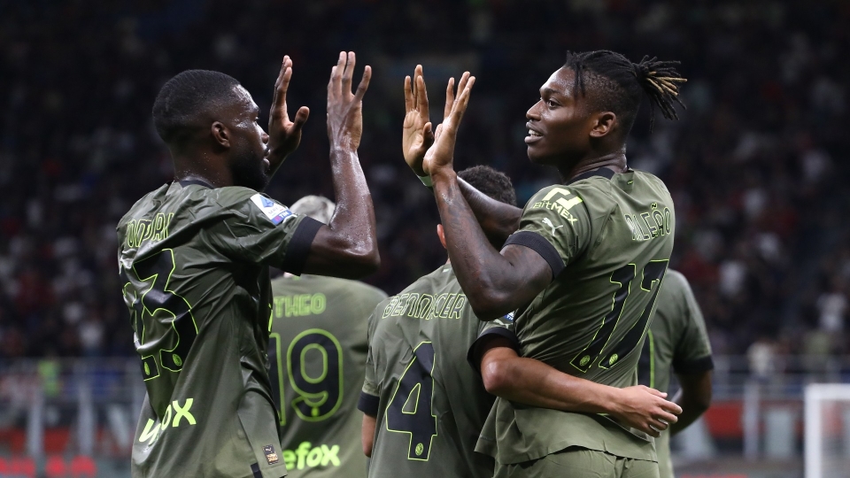 La striscia di 19 incontri consecutivi senza sconfitte (13V, 6N) del Milan è la più lunga serie di imbattibilità attualmente aperta nei cinque grandi campionati europei. Serie A: Milan-Bologna 2-0, le foto