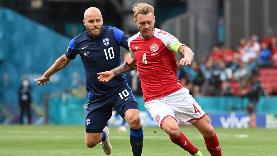 Teemu Pukki e Simon Kjaer