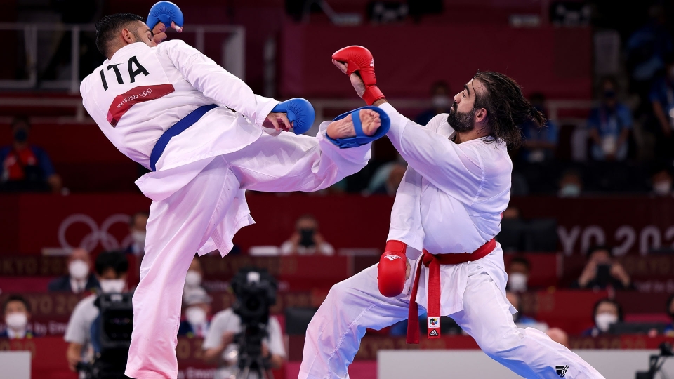 Tokyo 2020, Busà è oro nel karate! Le foto