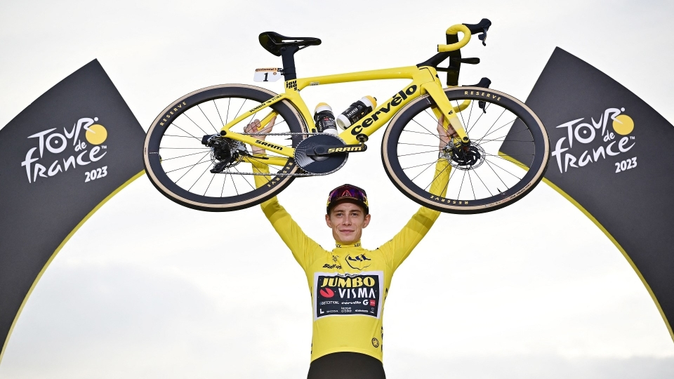 Tour 2023, premiazione: le foto