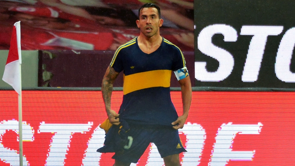Tevez gol con dedica a Maradona
