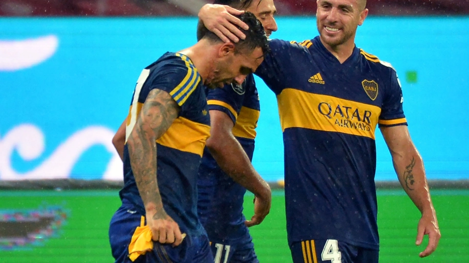 Tevez gol con dedica a Maradona