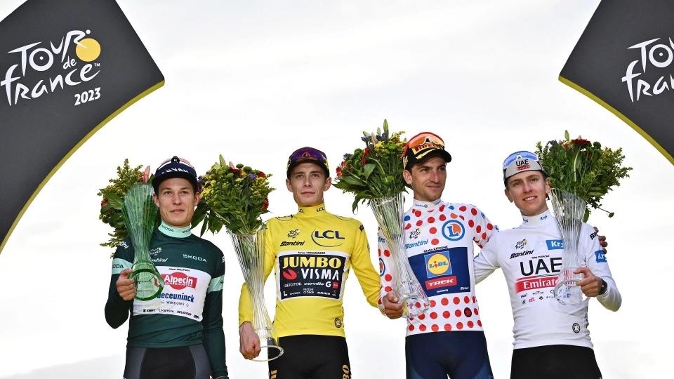 Tour 2023, premiazione: le foto