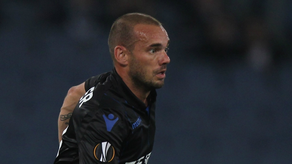 Wesley Sneijder in action for Nice Wesley Sneijder